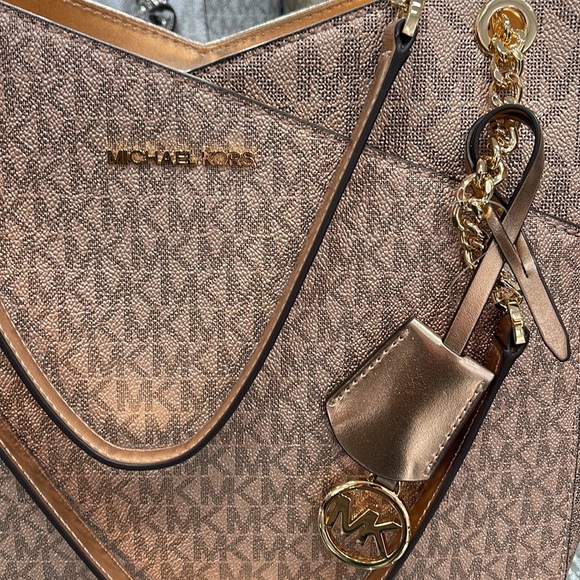 MICHAEL KORS LARGE X CHAIN SHOULDER TOTE BAG ROSE GOLD COLOR SIGNATURE - Picture 14 of 16